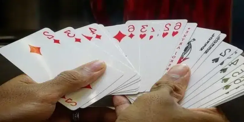 Chi tiết cách dụ heo đỏ để chặt trong game bài Tiến lên